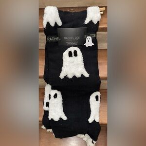 Super Cute 🥰 TikTok Viral Rachel Zoe Black and White Ghost 👻 Throw 50” X 70”